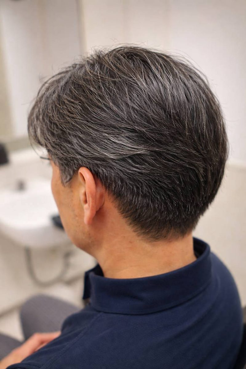 大人の色気グレーパーマ